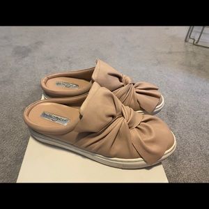 Flats good condition